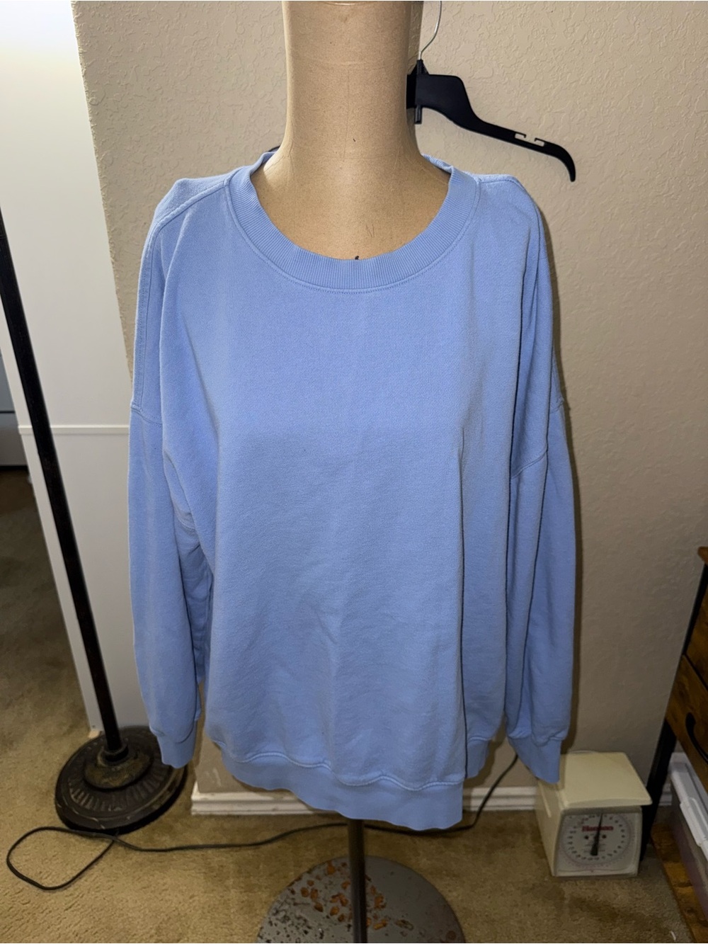 Women’s Old Navy oversized Crewneck sweatshirt